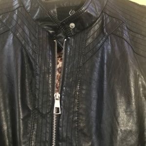 Full Tilt Jackets & Coats - Black Pleather Leopard Vest Full Tilt Jackets & Coats - Black Pleather Leopard Vest